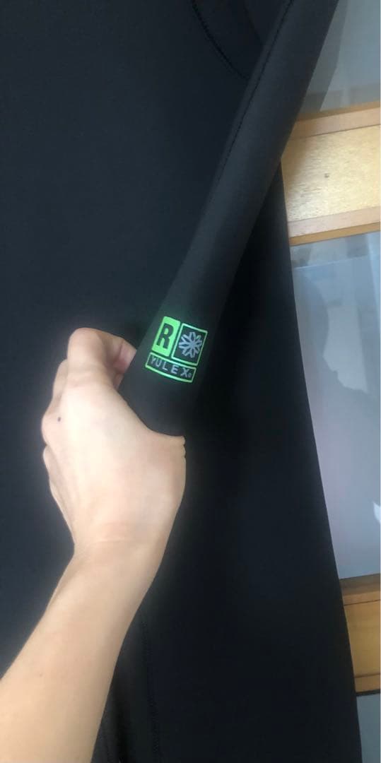 パタゴニア　キッズサイズ14　フルスーツ ブラック 迷彩柄