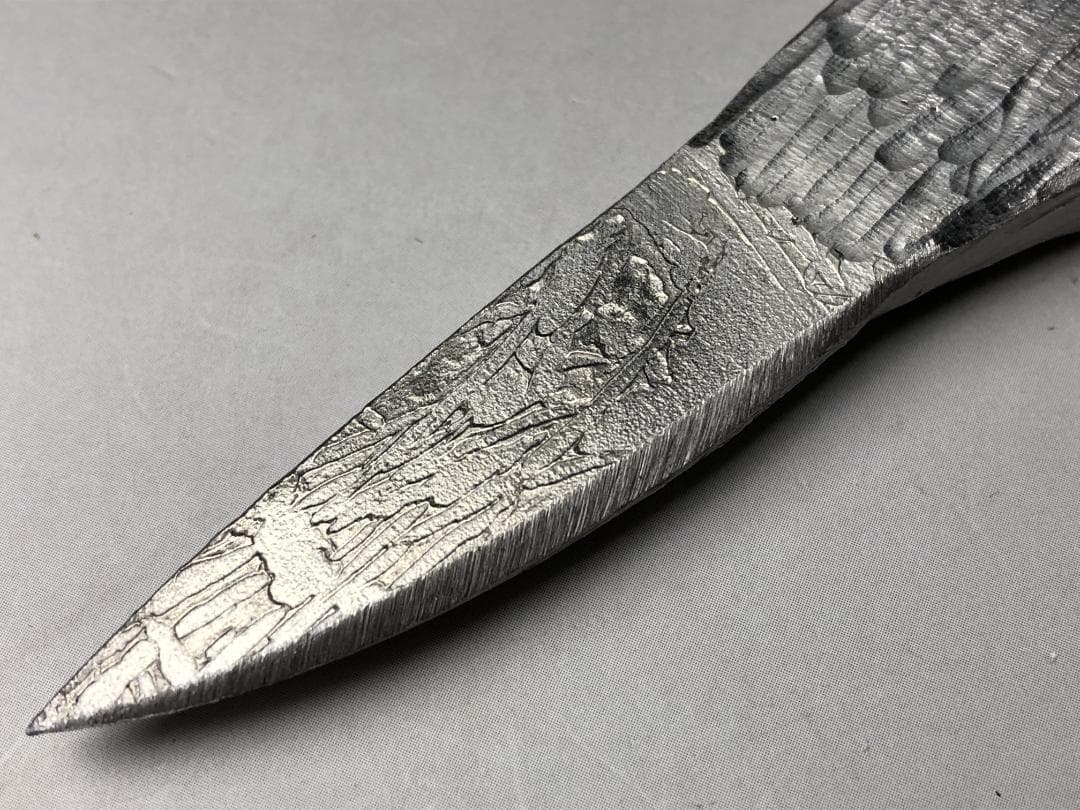 アルタイ隕石 使用 天鉄刀 刀型オブジェ・一点物 170g 共箱