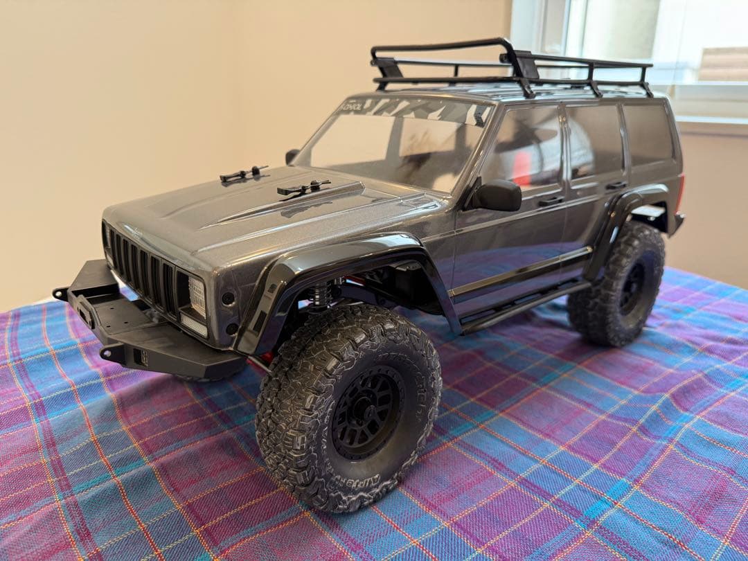 ホビーラジコン axial SCX10 II 2000 JEEP CHEROKEE