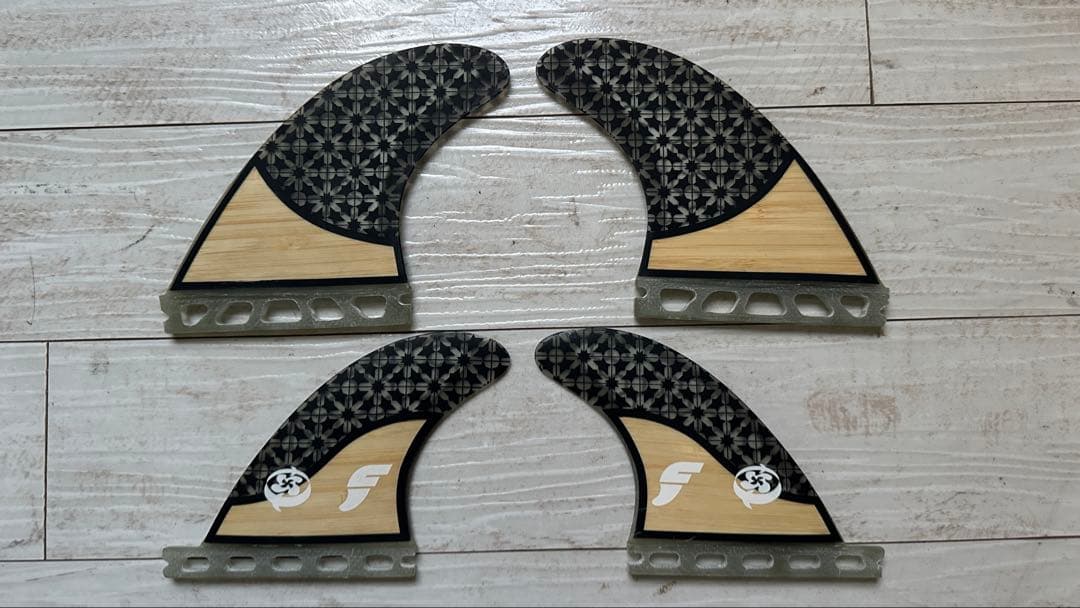 FUTUREフィン RASTA QUADラスタビッチ４フィン