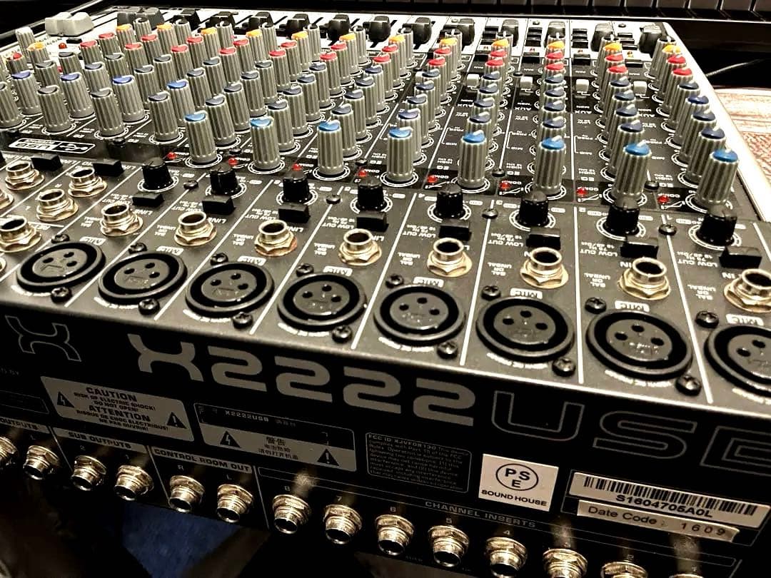 BEHRINGER XENYX X2222USB アナログミキサー　ジャンク