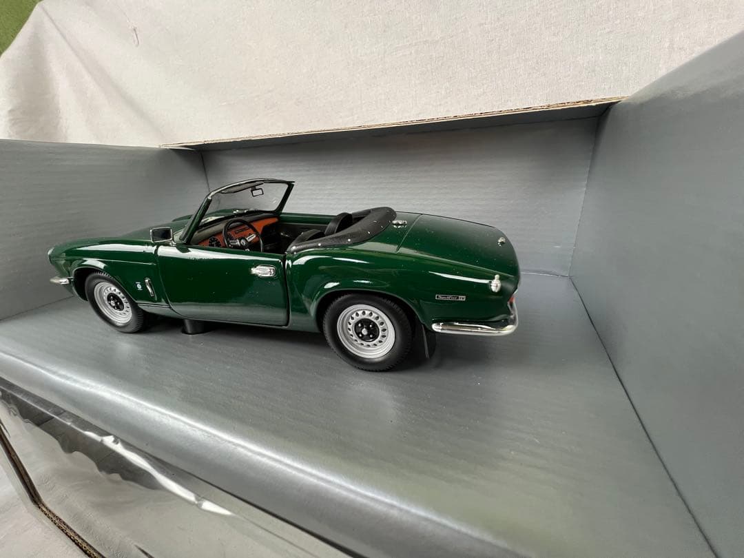 1/18★TRIUMPH SPITFIRE MK-Ⅳ 1970★トライアンフ