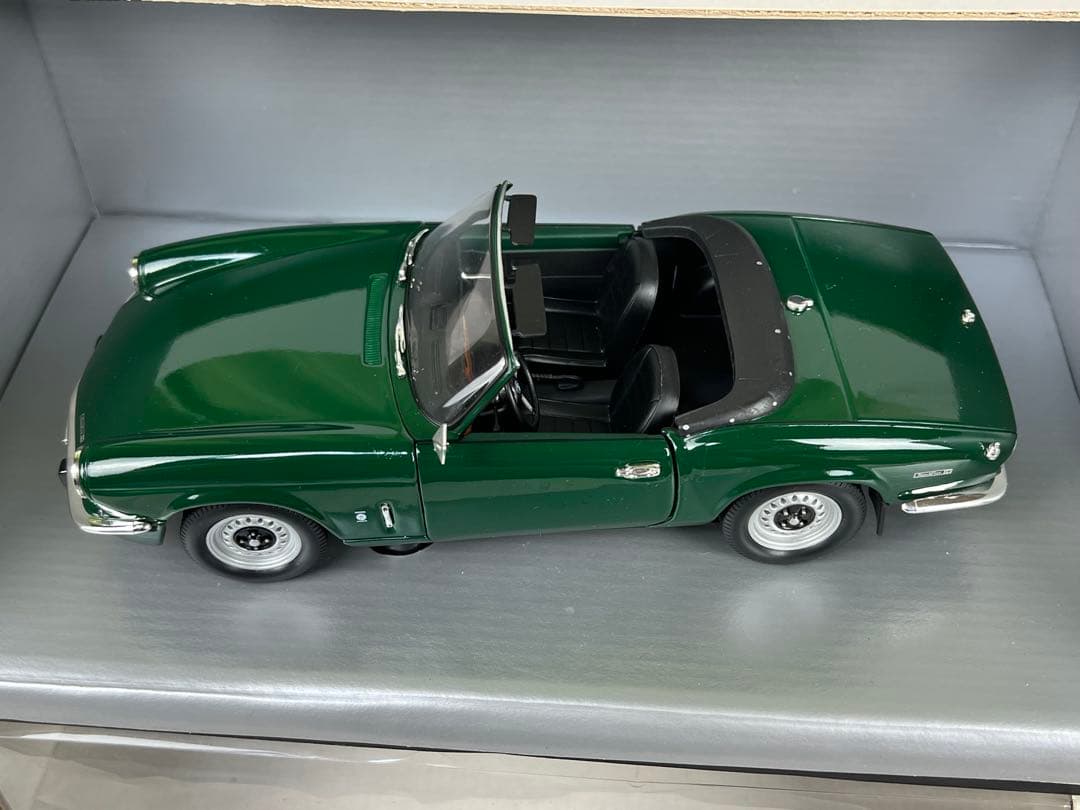1/18★TRIUMPH SPITFIRE MK-Ⅳ 1970★トライアンフ