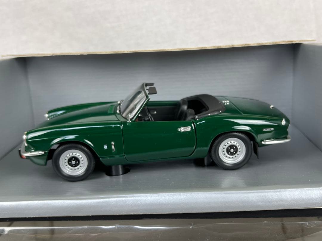 1/18★TRIUMPH SPITFIRE MK-Ⅳ 1970★トライアンフ