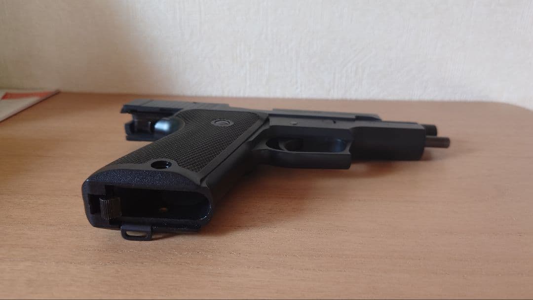 タナカワークス　SIG　P220 陸上自衛隊 9mm拳銃　ガスブローバック