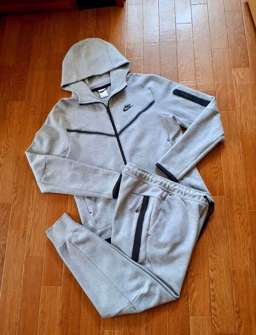 Nike テックセットアップM