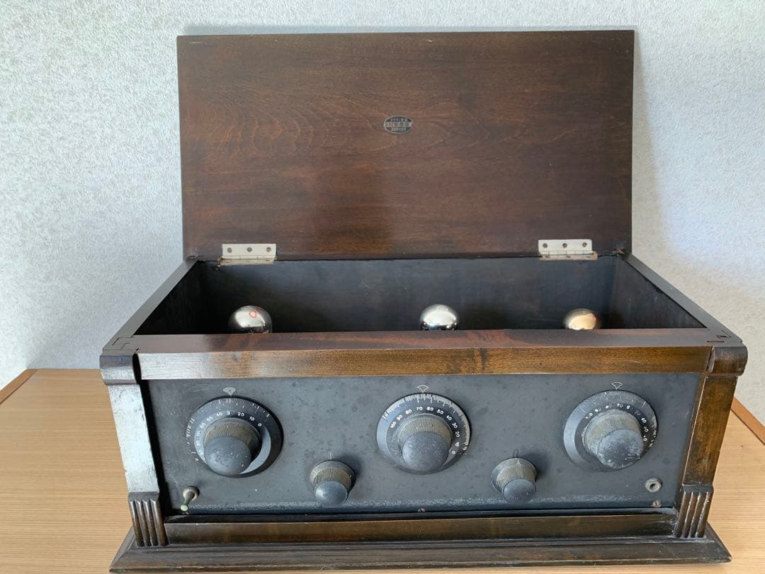ニュートロダイン　ラジオ　アンティークラジオ　真空管ラジオ