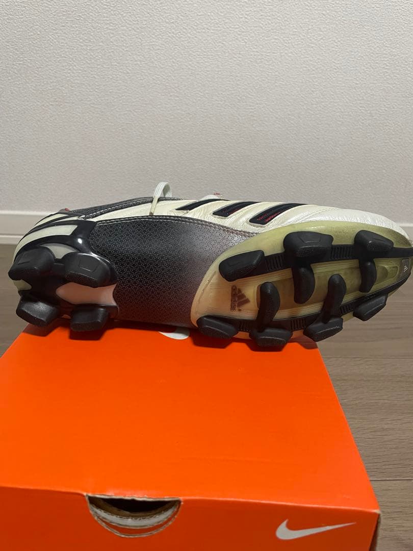 adidas プレデターアブソリュートHG 27.5cm