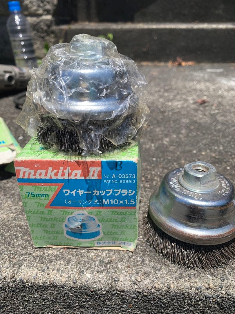 マキタ　グラインダと替刃多数