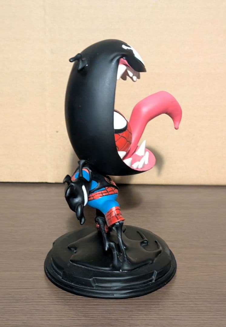 MARVEL スパイダーマン vs ヴェノム フィギュア　ミニスタチュー