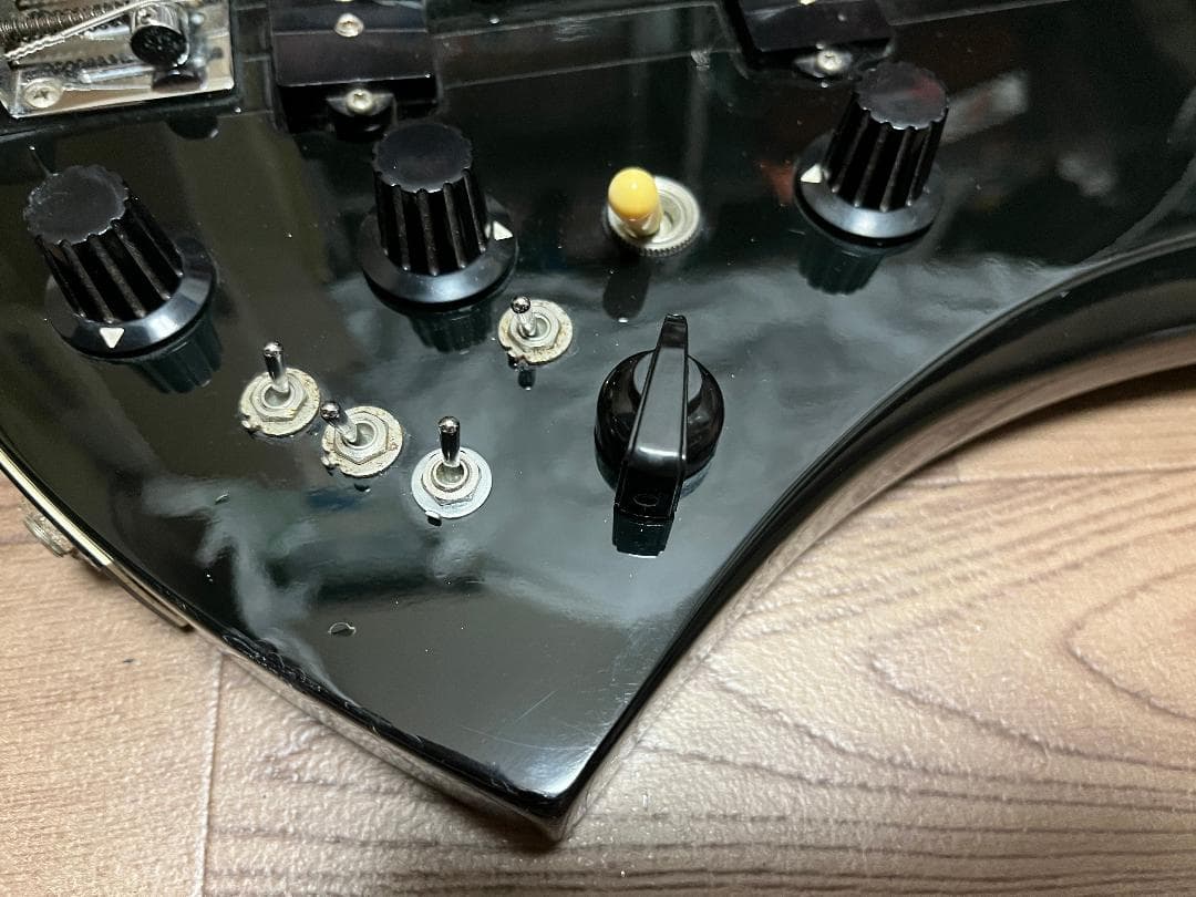 フェルナンデス製　モッキンバードベース　ブラック　スルーネック　VINTAGE