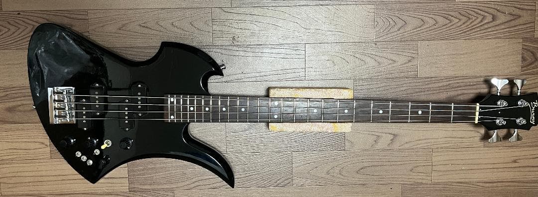 フェルナンデス製　モッキンバードベース　ブラック　スルーネック　VINTAGE