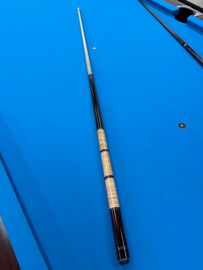 ビリヤード　FUKUキュー