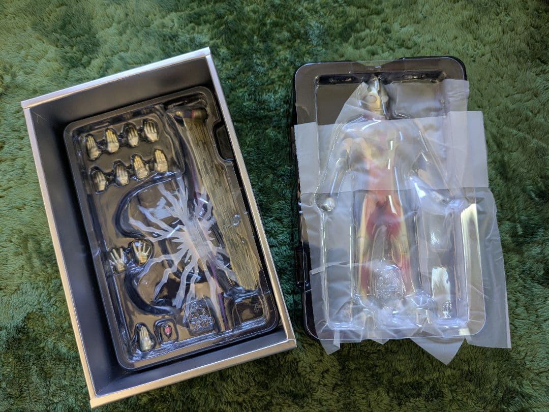 真骨彫 グリッターティガ