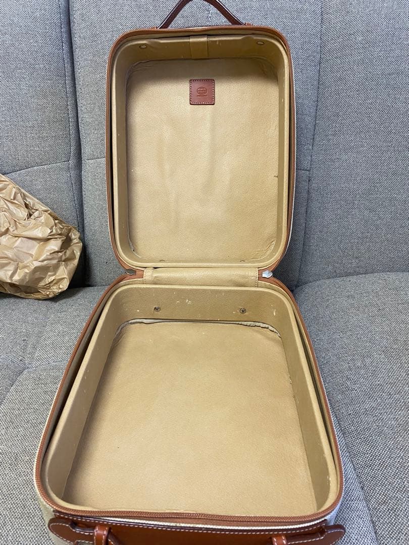 フェラーリロゴ入りバッグ