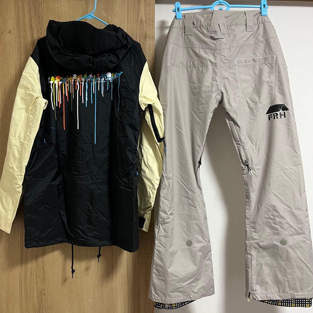 【タグ付】美品 FRH REW スノボウェア M 上下セット