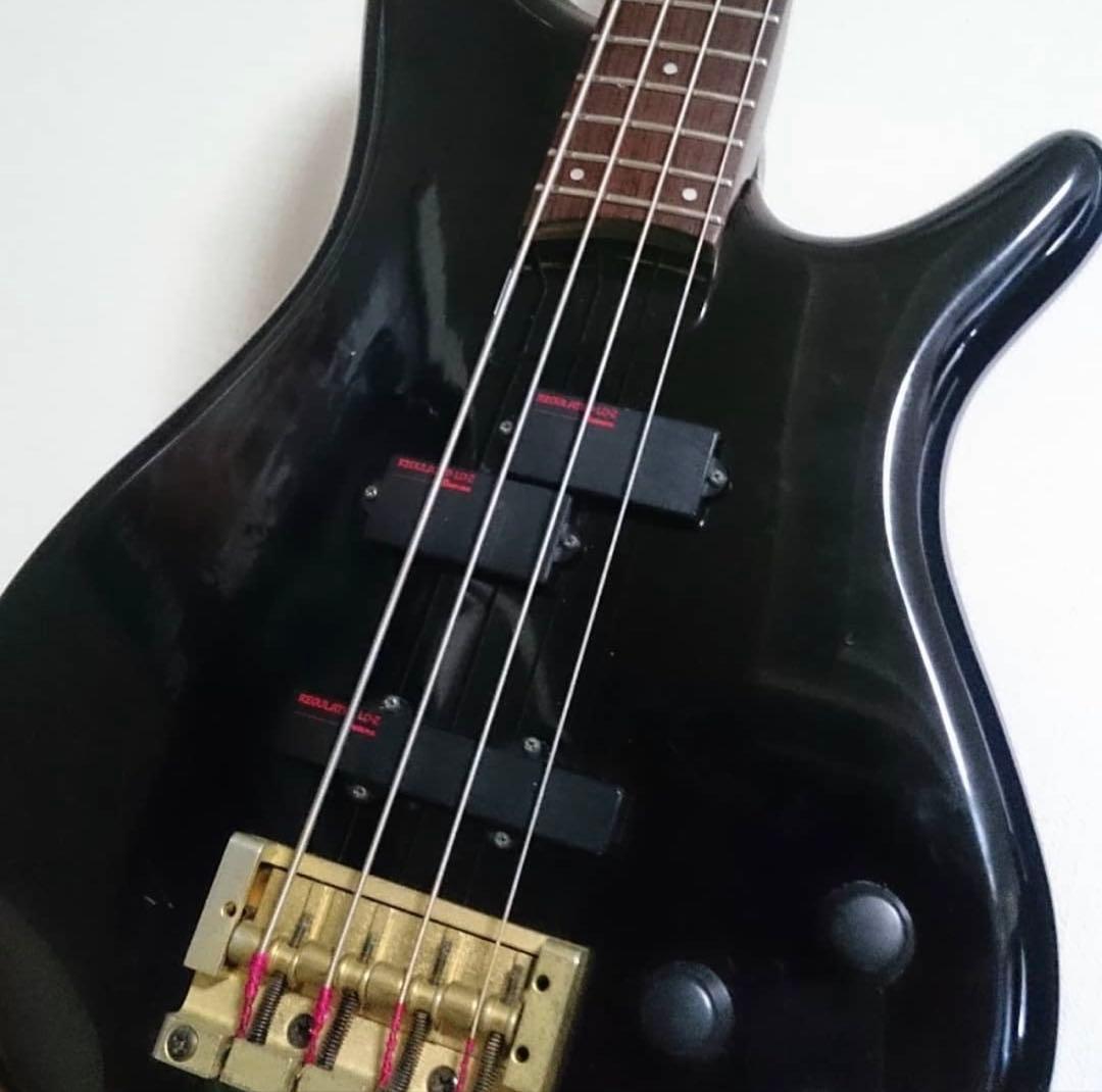 ベース Ibanez SR800LE