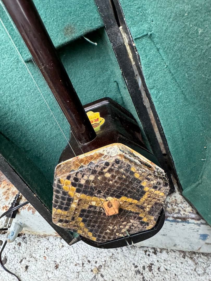 二胡　上海民族楽器　ハードケース付