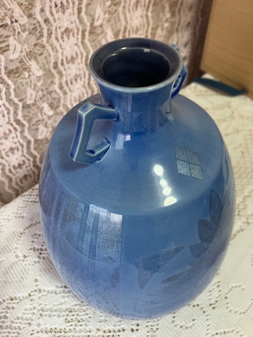 中田一於（なかだ かずお、1949年〜）は、石川県小松市出身の九谷焼の陶芸家