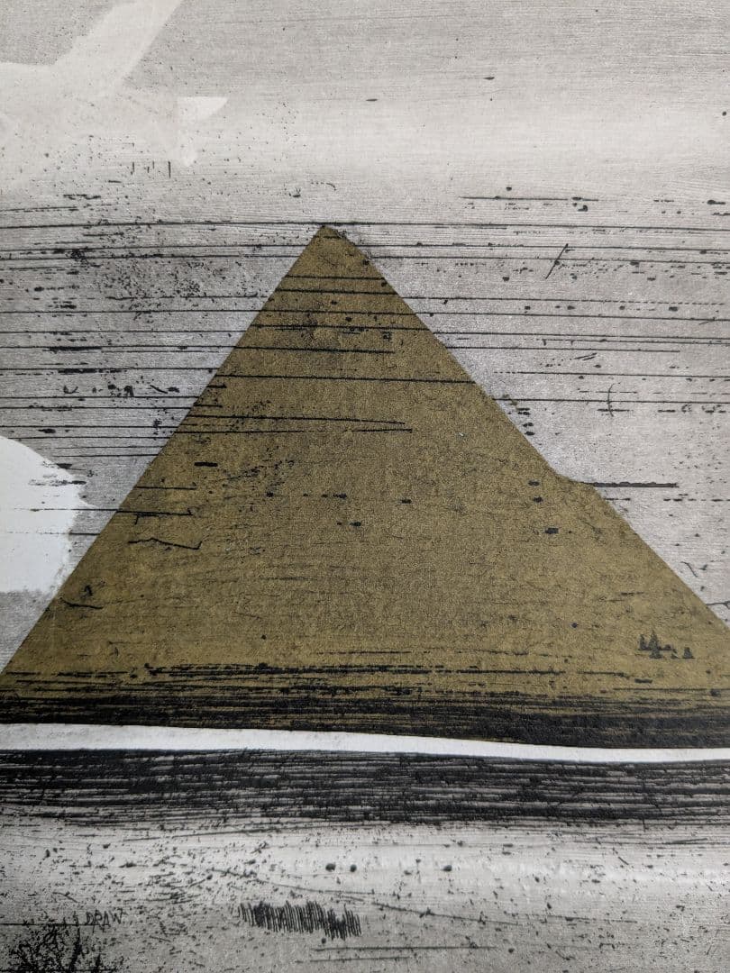 アート596　「プリズム(オリーブ)」　インテリアコーディネート