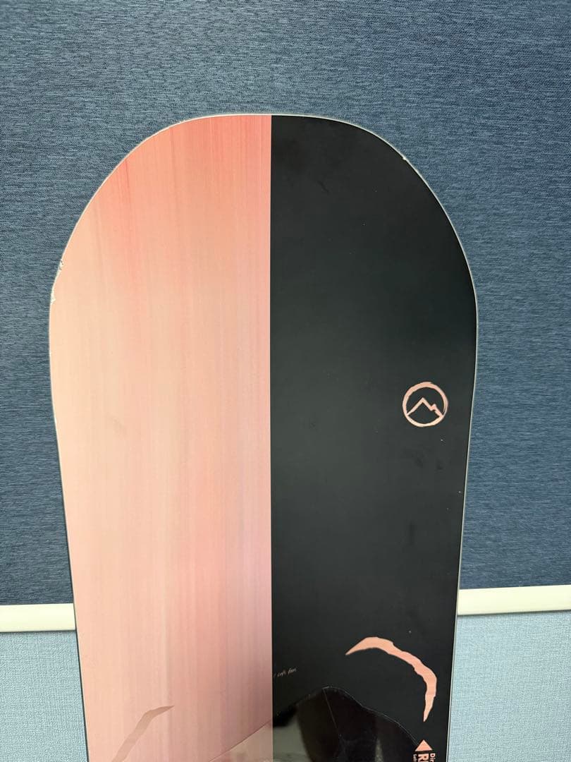 【週末値下げ！】スノーボード 138cm デザイア　ノベンバー