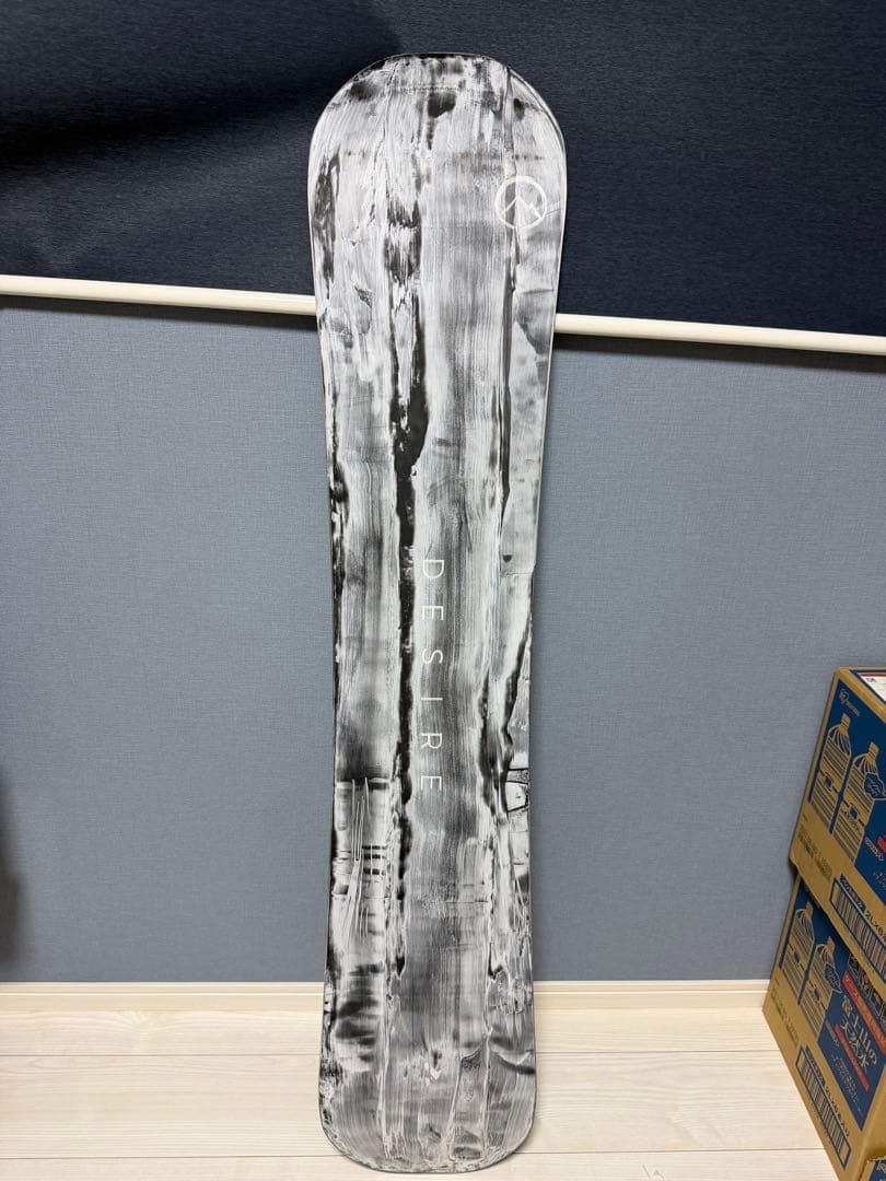 【週末値下げ！】スノーボード 138cm デザイア　ノベンバー