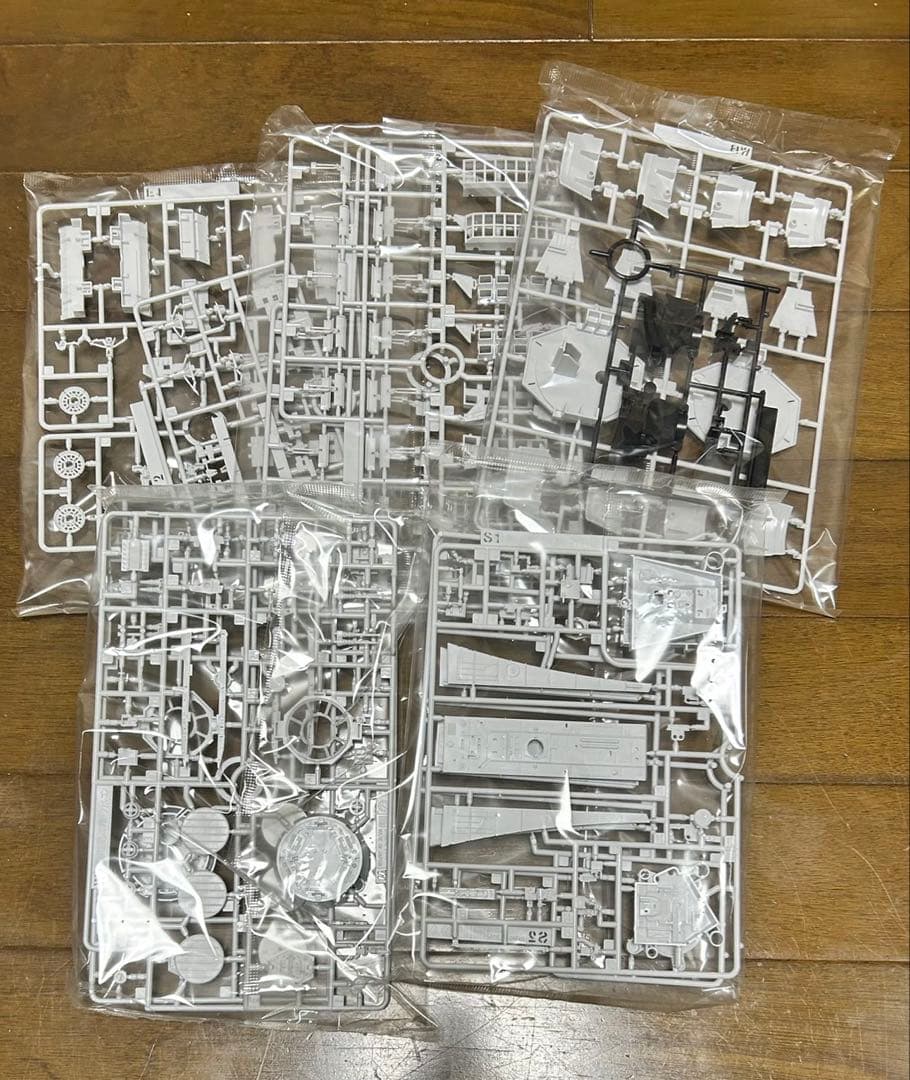 プレミアムバンダイ 限定版 1/72 PG ミレニアム ・ ファルコン)