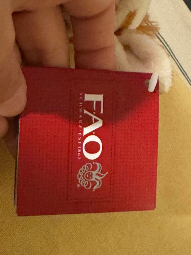 NY FAO キリンのお人形