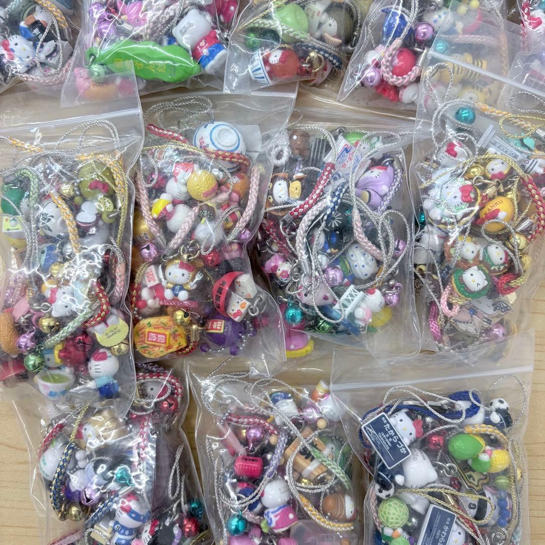 約340個　ハローキティ ストラップ まとめ売り お土産・ご当地など 福袋