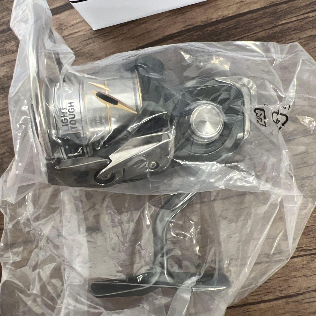 261073 DAIWA FC LT2000S-XH 20ルビアス