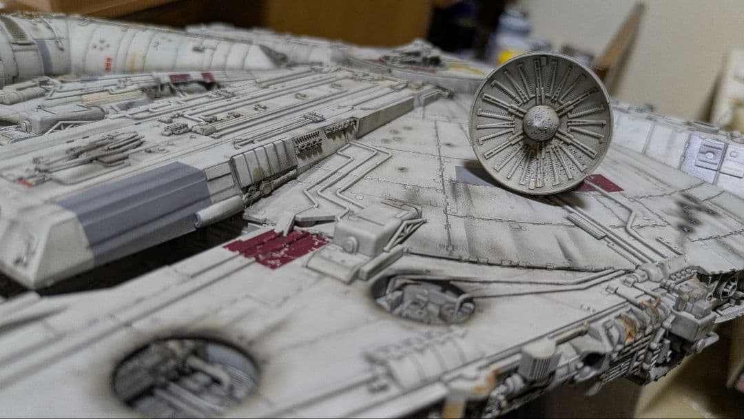 ミレニアム・ファルコン 1/72 完成品　レベル社製