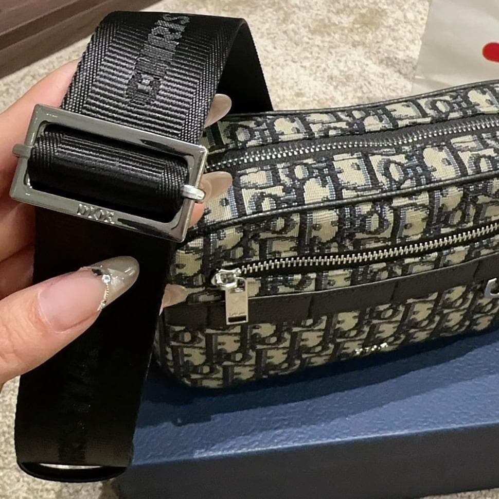 【本日中発送】黒 ショルダーバッグ