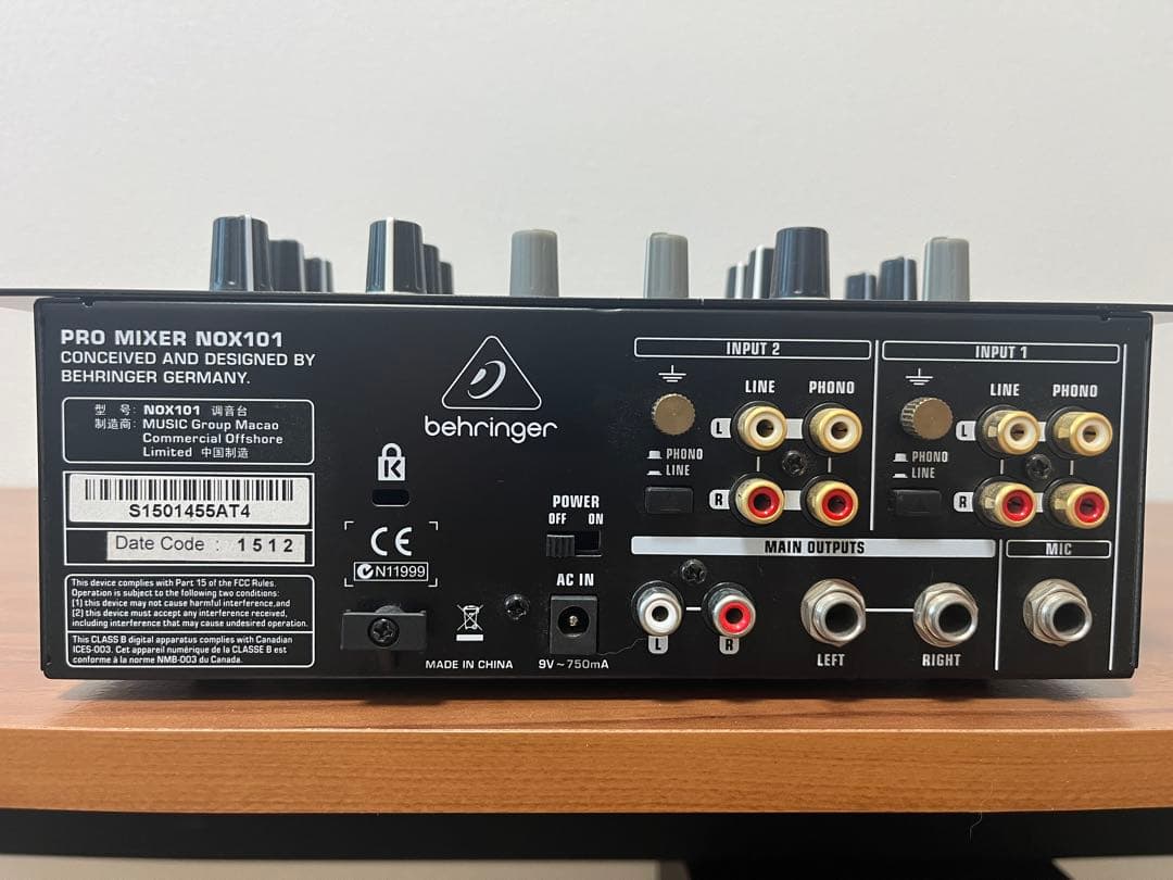 Behringer NOX101 DJミキサー
