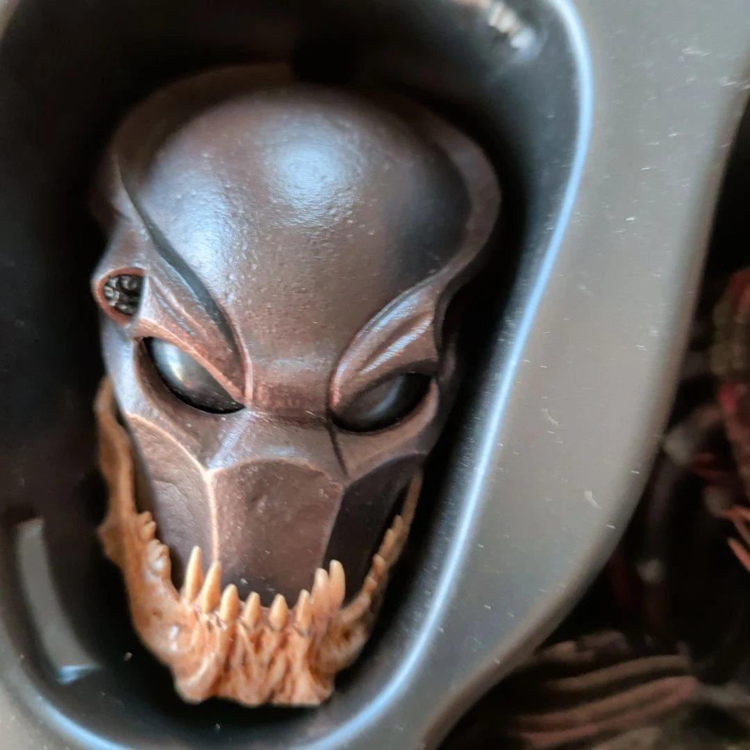 HOT TOYS Berserker Predator フィギュア