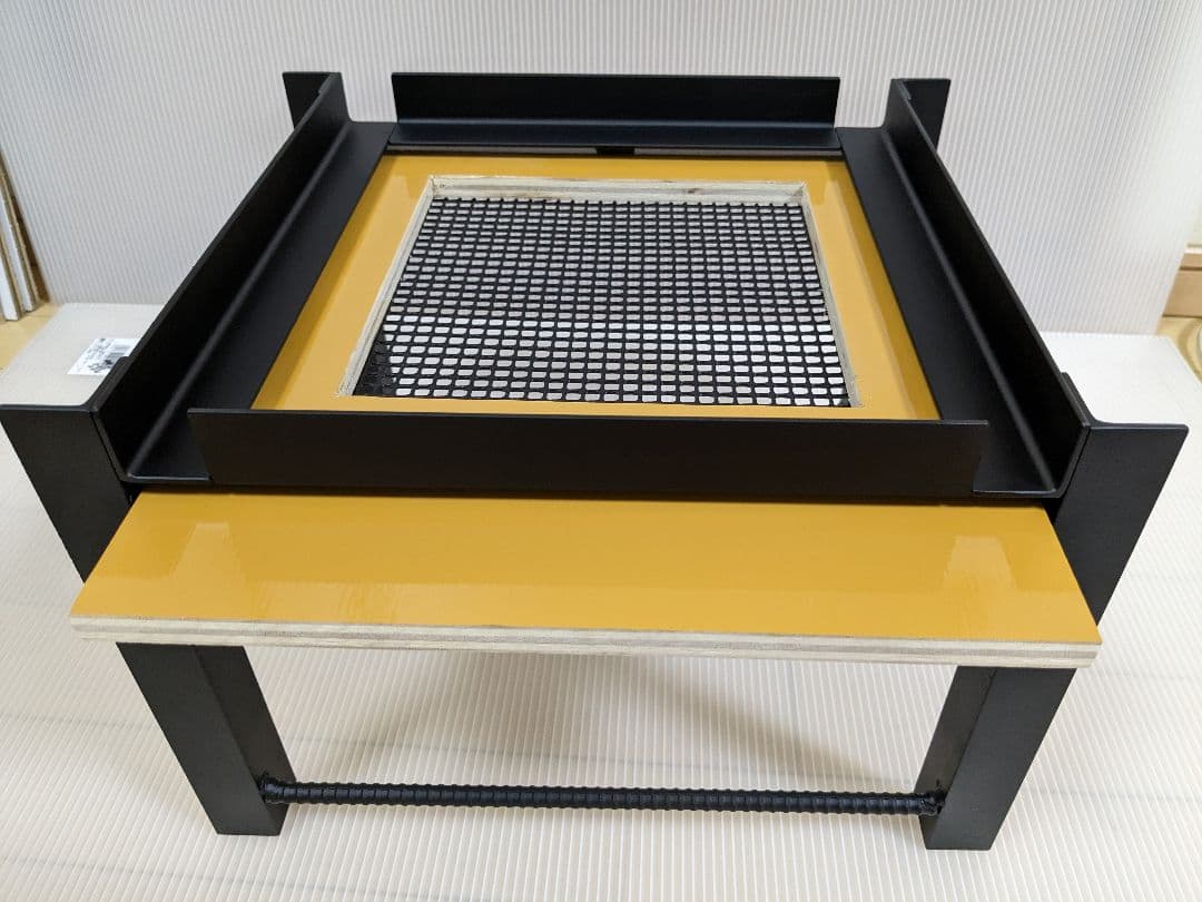 重箱式巣箱台　280ミリ用　ニホンミツバチ　鉄製台