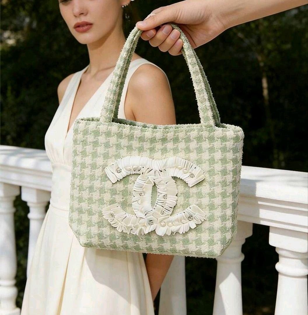 新品希少 CHANEL ノベルティ トートバッグ グリーン ビッグココ ビジュー