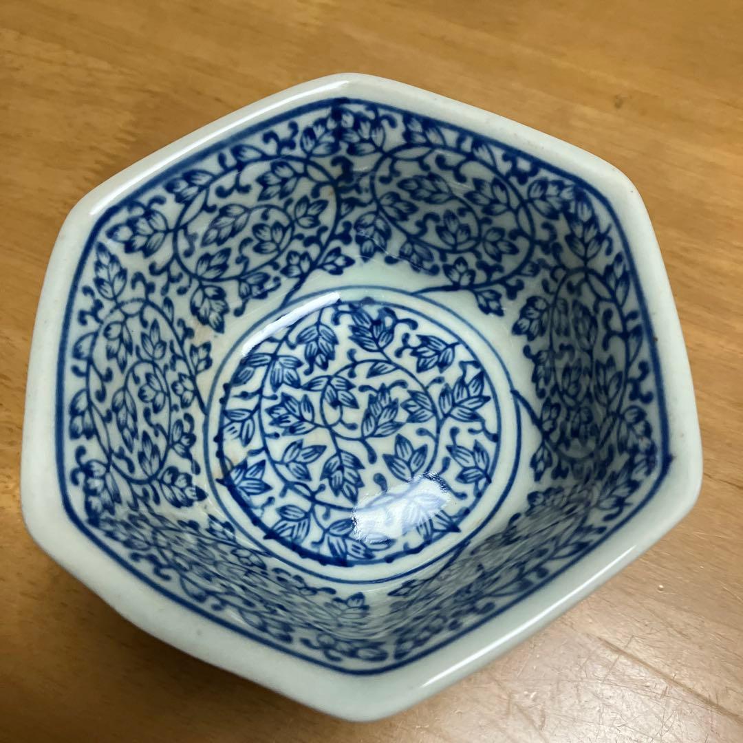 染付花唐草文六角縁高台杯（杯洗？）