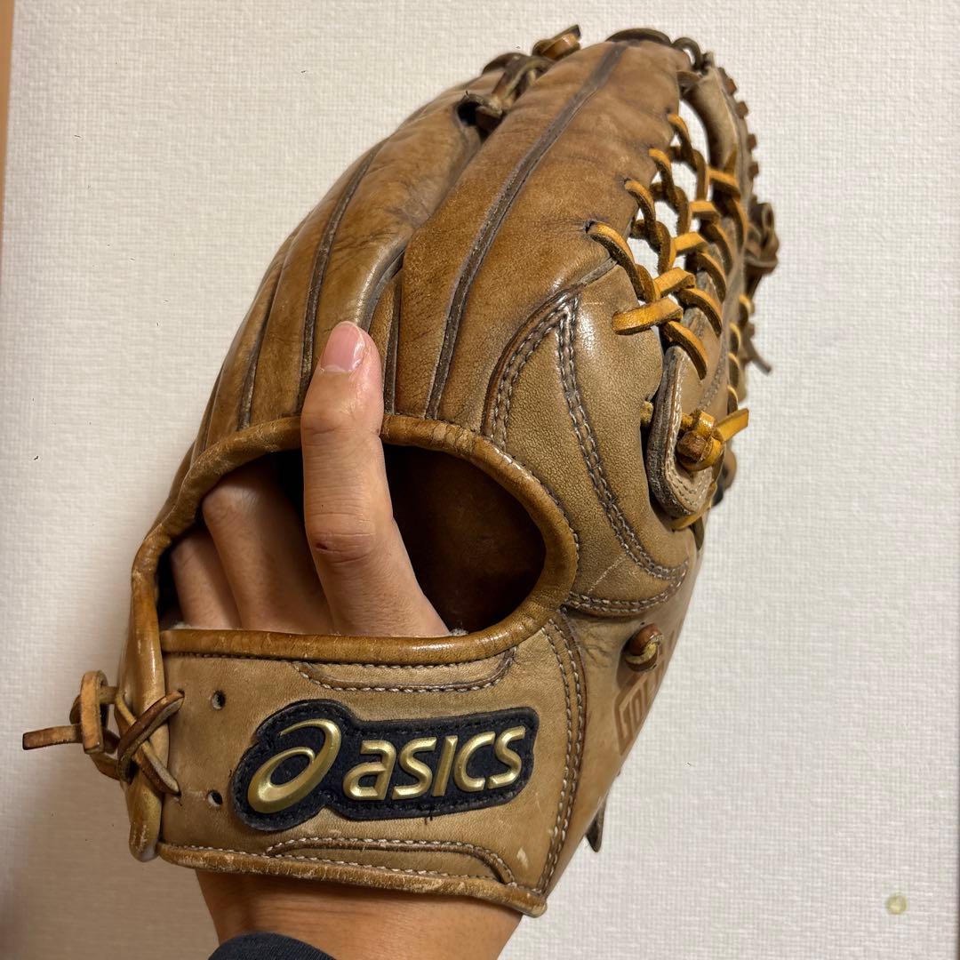 asics ゴールドステージ外野用グローブ　14センチ