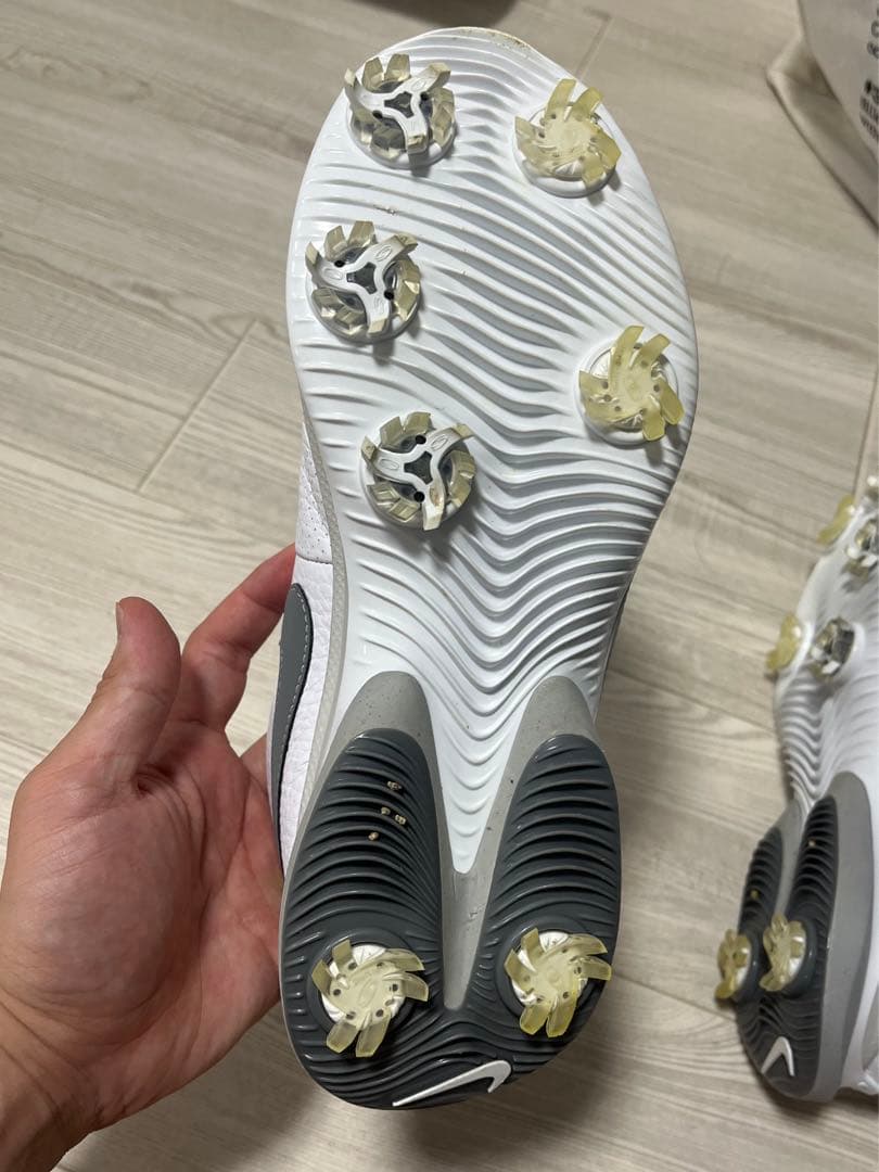 【最終値下げ！】ナイキ　エアズームビクトリーツアー3