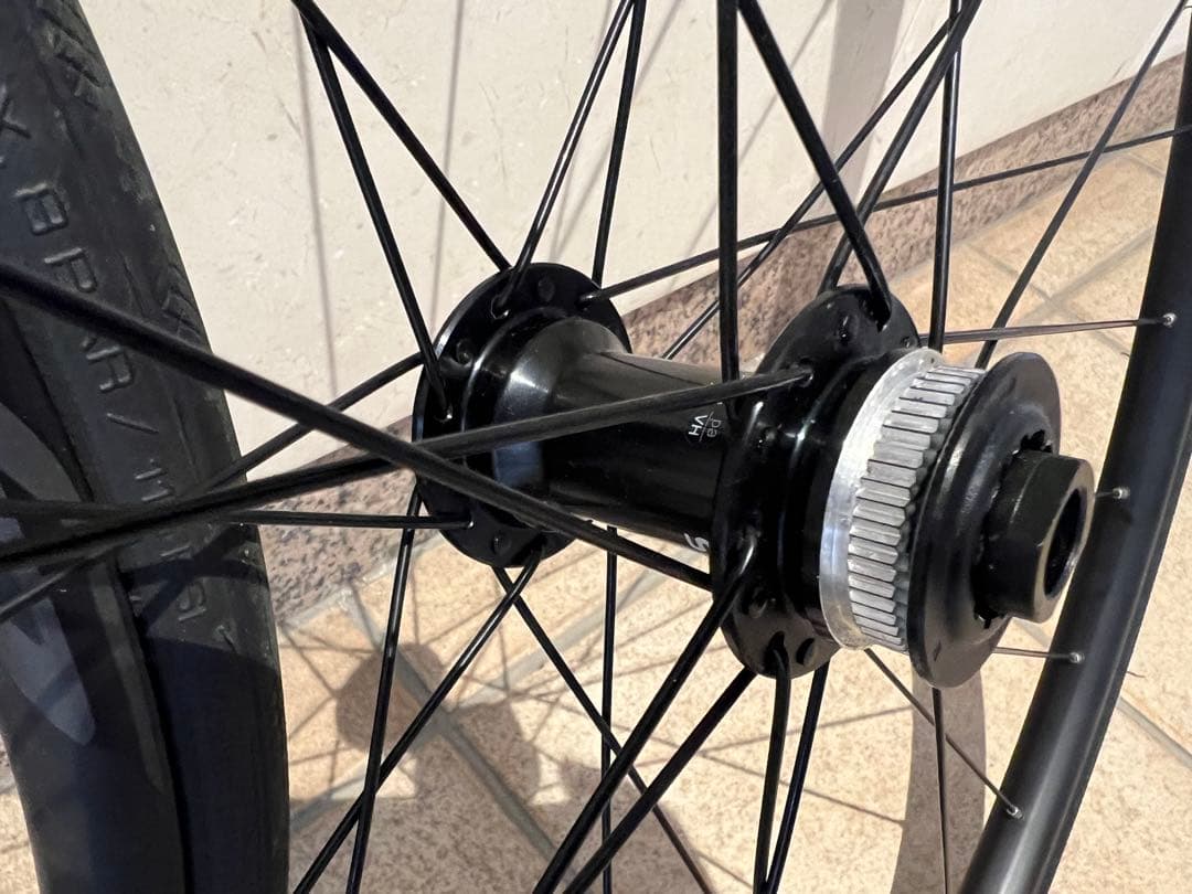 【美品】シマノ WH-RS171 DB（タイヤ・チューブ付） 完成車外し