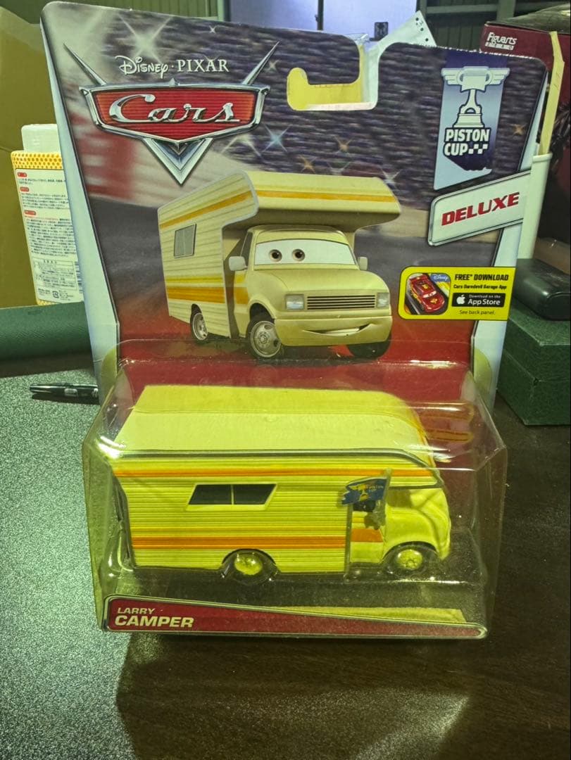 ミニカー s1690 MATTEL Disney-Pixar LARRY CAMPER