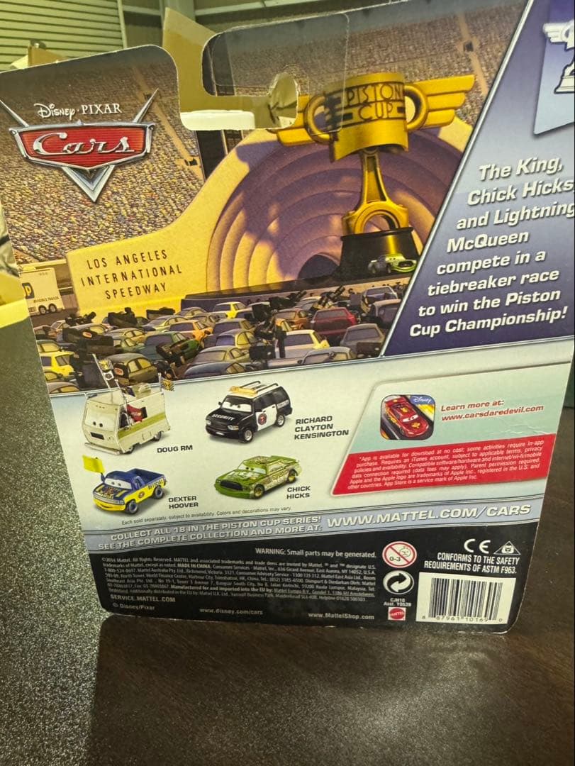 ミニカー s1690 MATTEL Disney-Pixar LARRY CAMPER