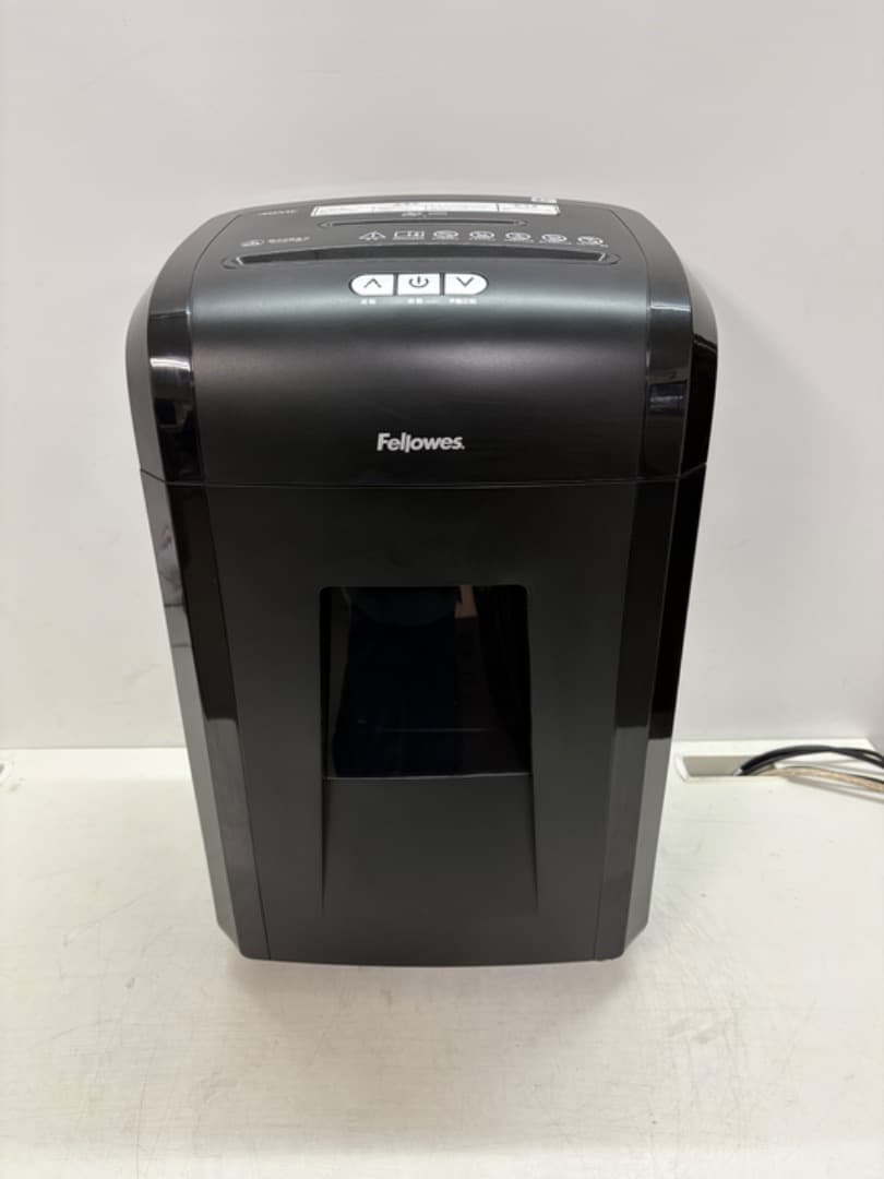 【美品】 Fellowes　シュレッダー　8枚細断　ディスク・カードも可　937