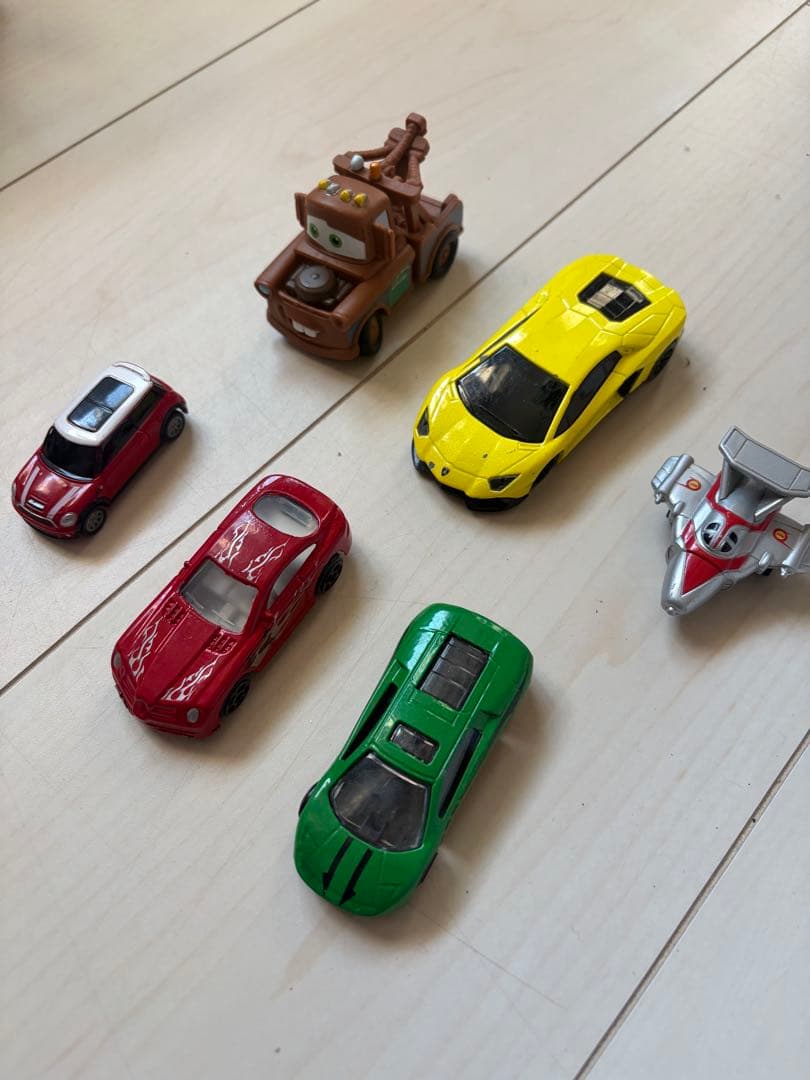 トミカ、ミニカーセット70台