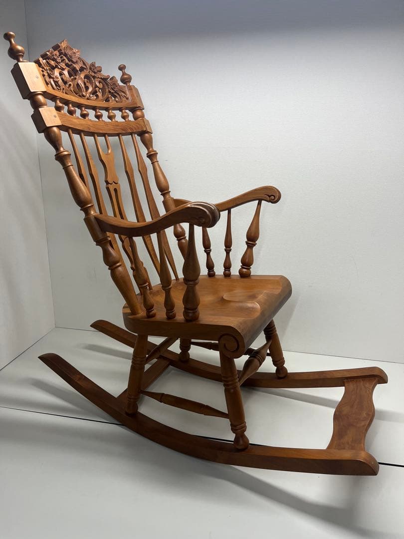 希少 木製 ロッキングチェアー 彫刻入 揺り椅子 ウッドチェア アームチェア