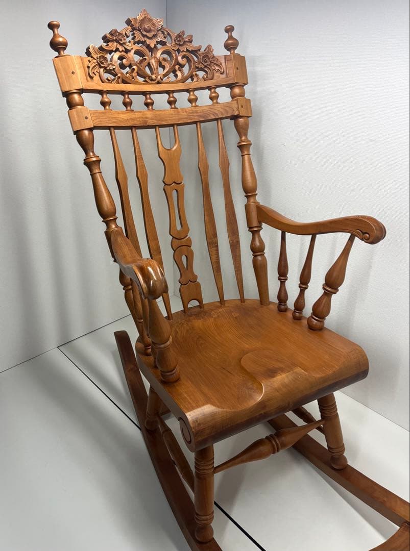 希少 木製 ロッキングチェアー 彫刻入 揺り椅子 ウッドチェア アームチェア