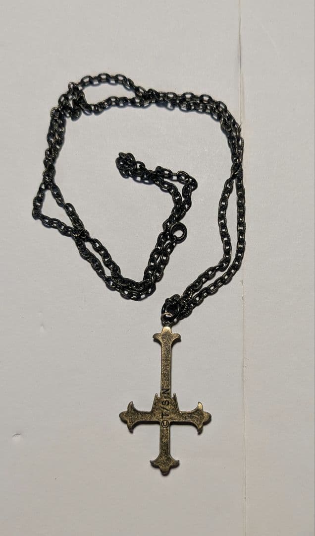 ハンターハンター 初回限定特典　 逆十字ペンダント クロロの逆十字モチーフ