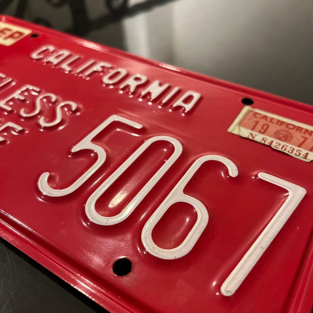 【激レア】ライセンスプレート【赤】カリフォルニアHORSELESS