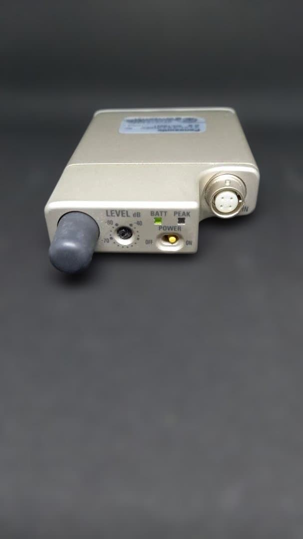 [ジャンク扱い]800 MHz帯2ピース型 ワイヤレスピンマイク②