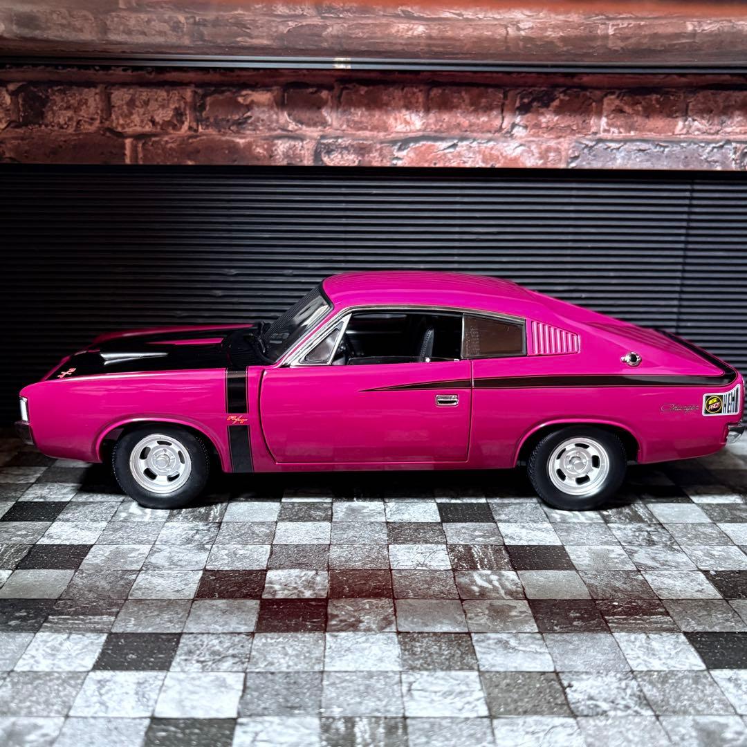 1/18 CC クライスラー ヴァリアント E38 R/T チャージャー